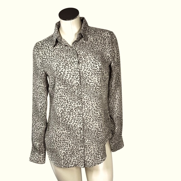 BANANA REPUBLIC Sage Green Animal Print Long Sleeve Blouse Women's Size XS - Picture 1 of 16